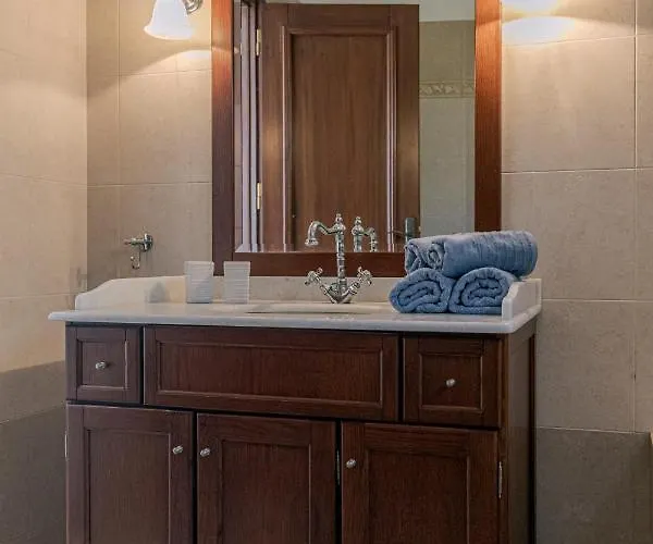 Lotos House - Unique Seaview Lejlighed Kini